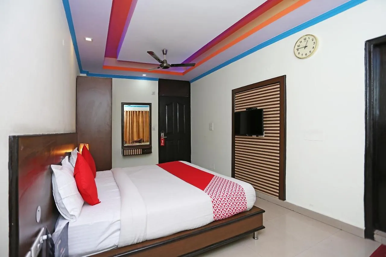 Oyo 16688 Hotel Gurgaon 3*,  India