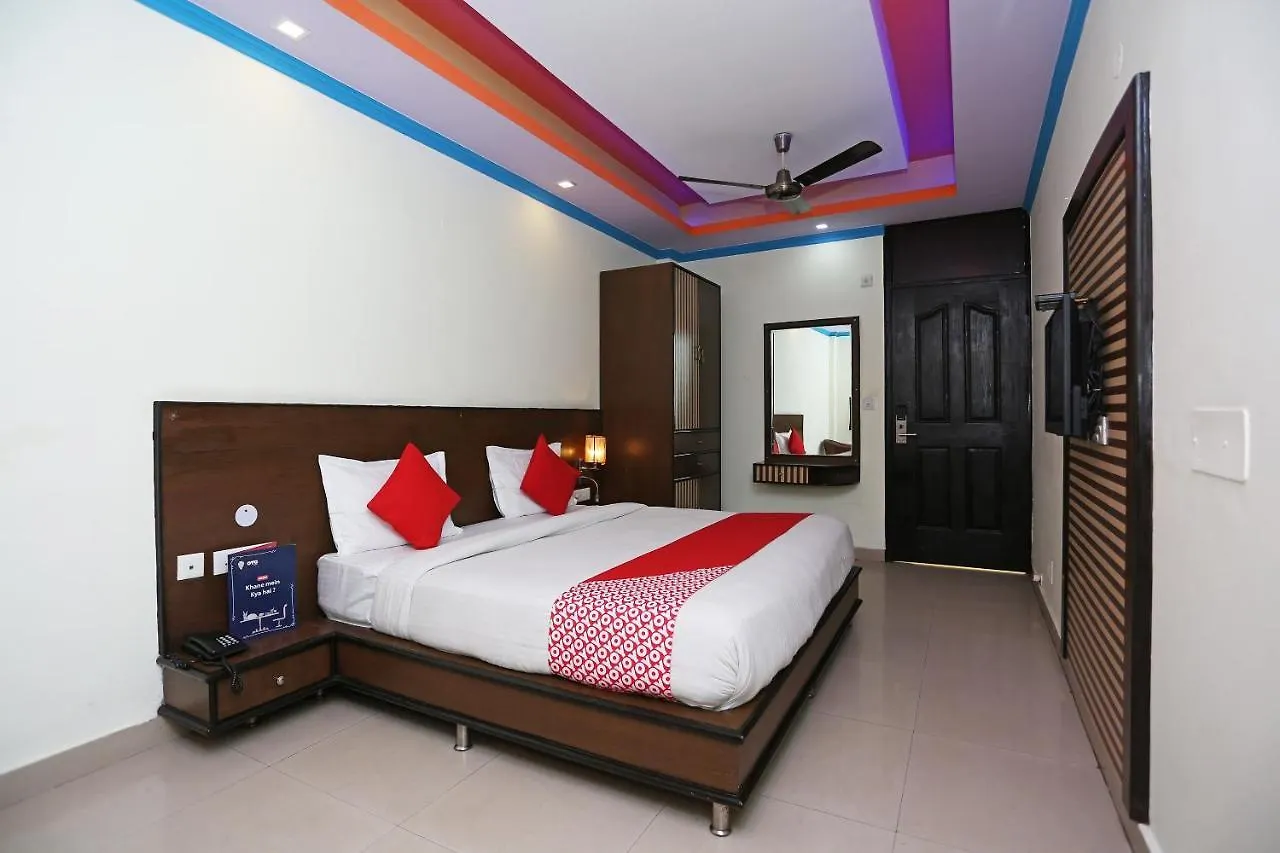 Oyo 16688 Hotel Gurgaon 3*,